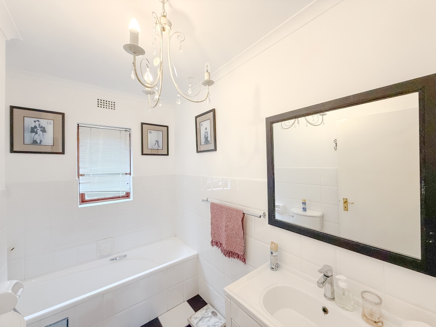 To Let 3 Bedroom Property for Rent in Castleton Western Cape